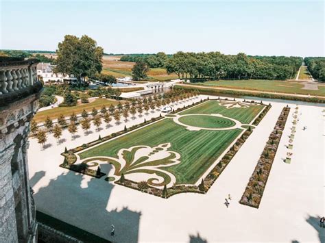 Visitor's Guide to Château de Chambord - Cafes and Getaways