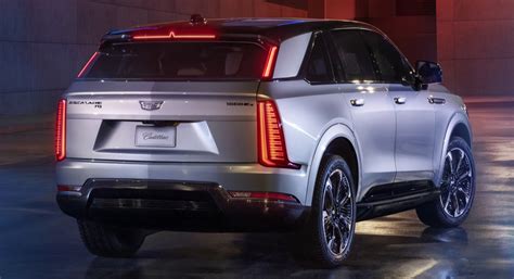 Why The 2025 Cadillac Escalade IQ Will Feature Fixed Running Boards