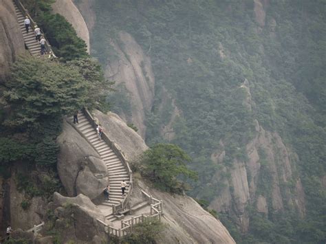 Guide to Hiking China's Yellow Mountains