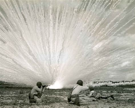 Phosphorus bombs, explosion Very Beautiful But Deadly Impact - Easy to Share