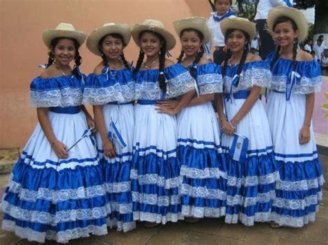 Image result for el salvador what people dress in | Traditional outfits, El salvador clothes ...