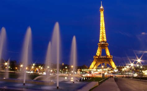 Eiffel Tower Paris at Night View[2880x1800] : r/wallpaper