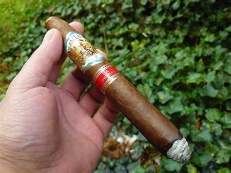 AJ Fernandez Enclave - Cigar Reviews | Beer Pairings | Casas Fumando