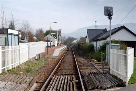 Corpach Railway Station © Donald H Bain cc-by-sa/2.0 :: Geograph Britain and Ireland