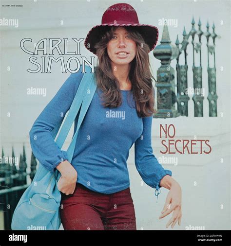 Carly Simon - No Secrets 1972 - Vintage Vinyl 33 rpm record Stock Photo ...