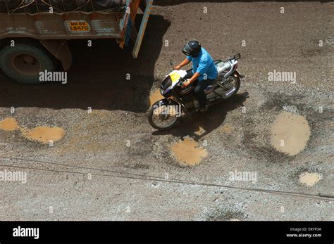 Ghodbunder road hi-res stock photography and images - Alamy