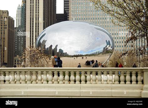 Chicago Bean Sculpture Stock Photo - Alamy