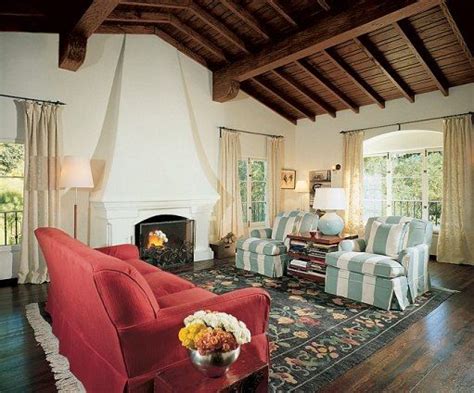 Love the exposed beamed ceiling in Jamie Lee Curtis' living room | Celebrity houses, Home ...