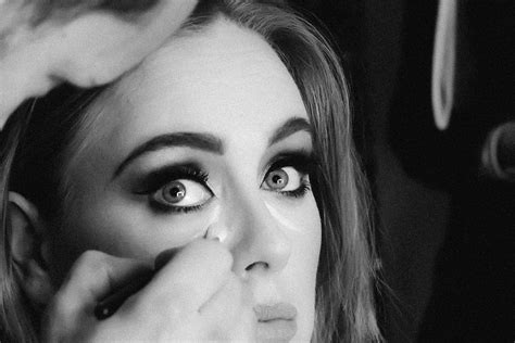 Adele | Adele eyeliner, Eyeliner looks, Eyeliner