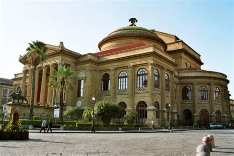 Discover the history of Palermo: a travel back in time on Sicily