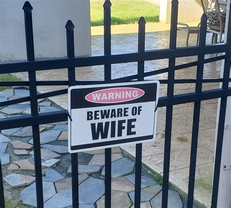 Gate signs have now peaked : r/funny