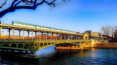 Bir-Hakeim Bridge - Paris, France : r/InfrastructurePorn