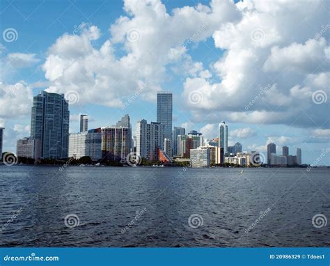 Miami skyline stock image. Image of skyline, vacation - 20986329