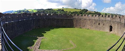 Photographs of Totnes Castle, Devon, England: The keep