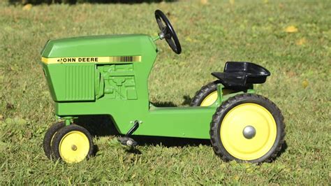 John Deere Pedal Tractor for Sale at Auction - Mecum Auctions