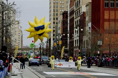 Views from Detroit's 2014 Thanksgiving Day parade | Crain's Detroit ...