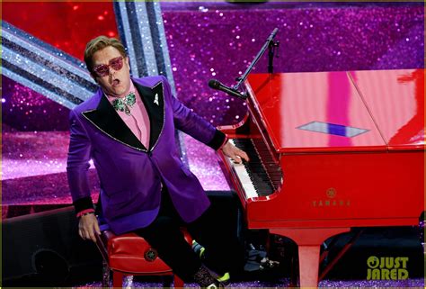 Elton John Performs '(I'm Gonna) Love Me Again' at Oscars 2020 (Video ...