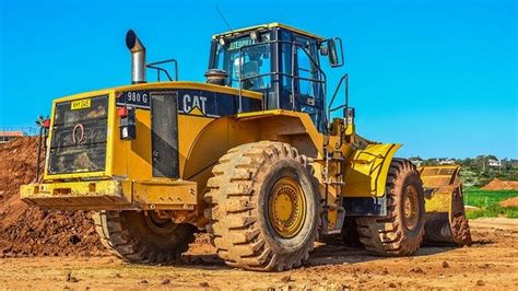 5 Safety Tips to Follow When Operating a Front-End Loader - SafetyCompany.com