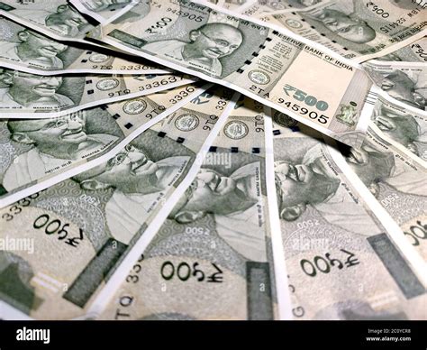 500 rupee note hi-res stock photography and images - Alamy