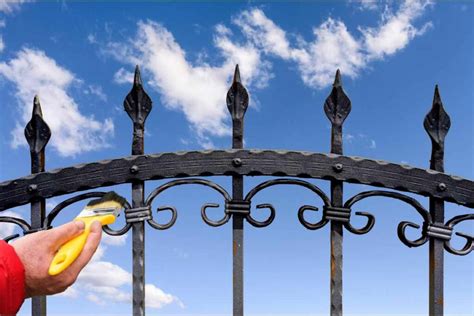 How to Paint a Wrought Iron Fence