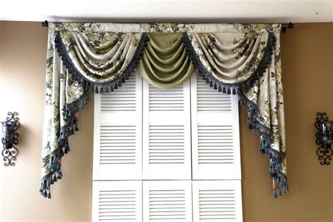 20 Beautiful Swag Valance Patterns to Sweeten Your Interior
