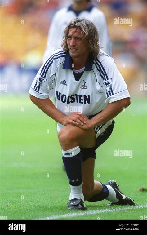 David ginola 1999 hi-res stock photography and images - Alamy