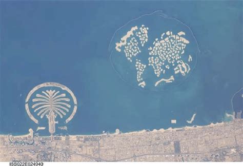 The terrestrial surface as Google Earth brandscape: view of Dubai's... | Download Scientific Diagram