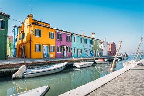 Getting Lost On Burano: Italy’s Rainbow Island - traveller-news.space - All about the world of ...