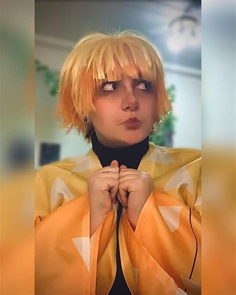 Zenitsu cosplay:) : r/KimetsuNoYaiba