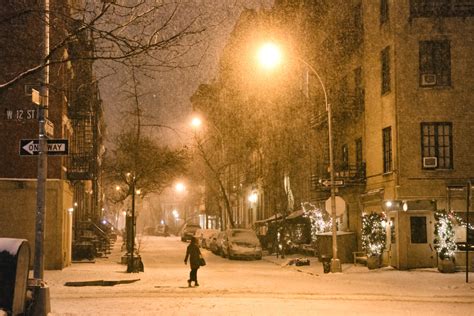 My Life in a Nutshell - nythroughthelens: New York City - Snow at Night...