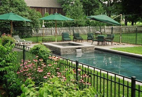 Pool Landscaping: Tips Landscaping Around Your Swimming Pool