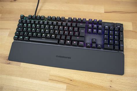 SteelSeries Apex 7 Review: Gaming Keyboard with OLED Screen