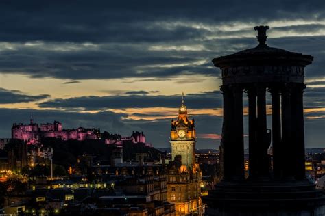 Premium Photo | Edinburgh skyline at night, scotland