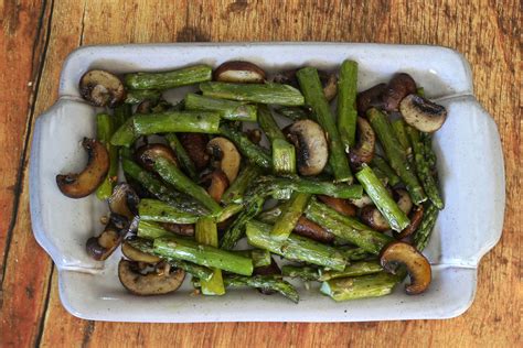 Garlic Roasted Asparagus and Mushrooms Recipe