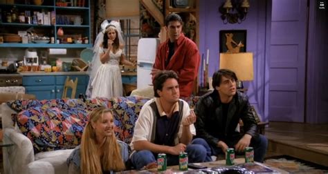 Here's why Lisa Kudrow doesn't watch 'Friends' reruns | CNN