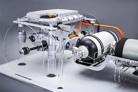 BMW presented the fuel cell powertrain for its i Hydrogen NEXT