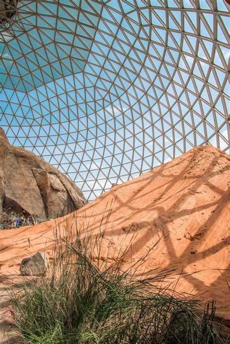 Desert Dome Henry Doorly Zoo Omaha at Night Editorial Photo - Image of desert, nebraska: 164607966