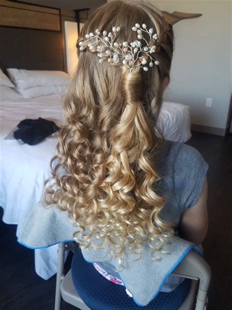 Flower girl hair | Flower girl hairstyles, Curly wedding hair, Perfect ...