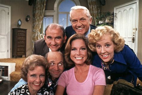 The Mary Tyler Moore Show (1970-1977) | Mary Tyler Moore's Best Movie and TV Roles | POPSUGAR ...