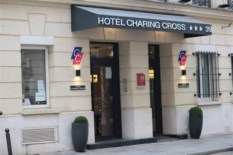 Single to triple rooms - Hotel Charing Cross in Paris’s 8th arrondissement