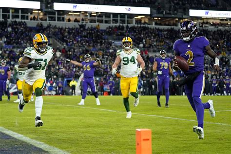 Tight AFC North prepares for wild finish to regular season | AP News