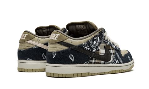 Buy Travis Scott x Nike SB Dunk Low Sneaker Collaboration Early ...