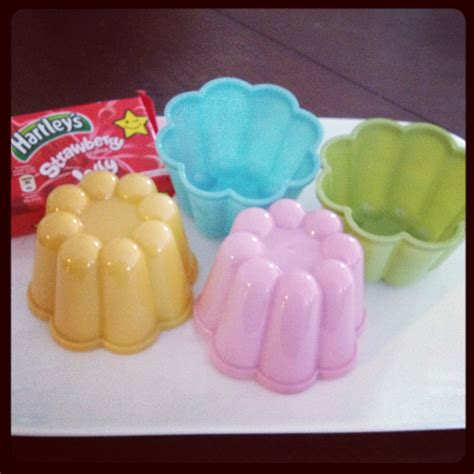 This is Lovely: Wibble-Wobble, Wibble-Wobble, Jelly on a Plate