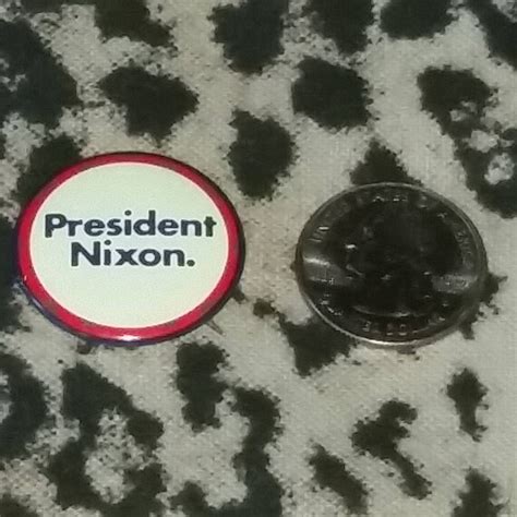 President Nixon 1972 Campaign Button Pinback Button V… - Gem