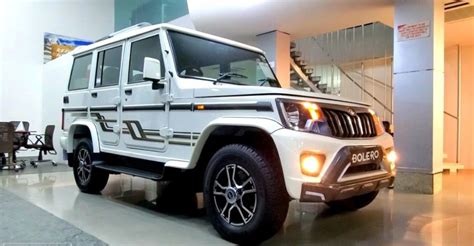 2021 Mahindra Bolero B6(O) with genuine accessories in a walkaround video