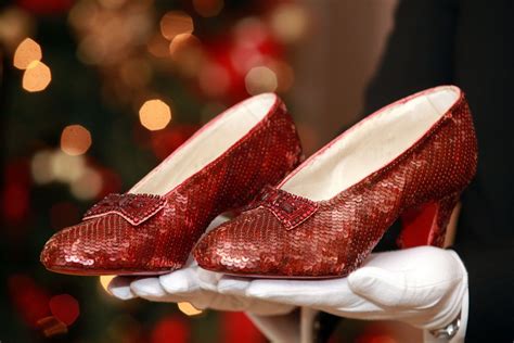 Missing Pair Of Dorothy's Ruby Red Slippers From The Wizard Of Oz Found ...