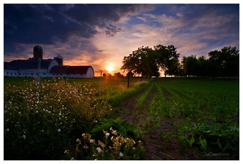 Wisconsin Farm by leavenotrase on DeviantArt