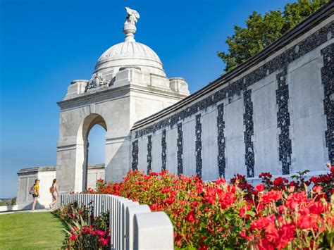 Tyne Cot Cemetery - Passchendaele museum