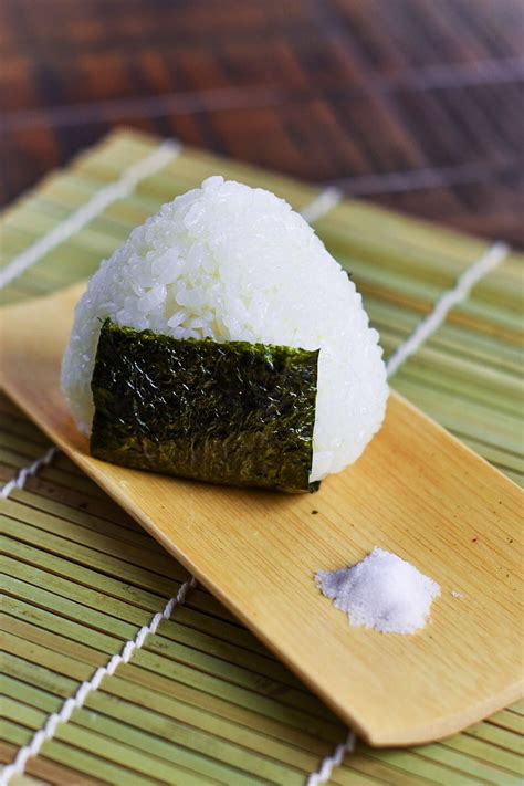 Simple shio onigiri salted japanese rice ball – Artofit