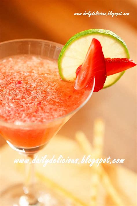 dailydelicious: Cocktails time: Strawberry Margarita